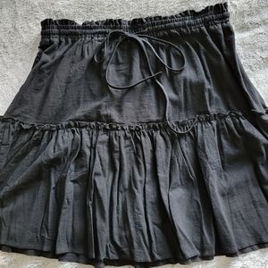 Black Short Flounce Skirt